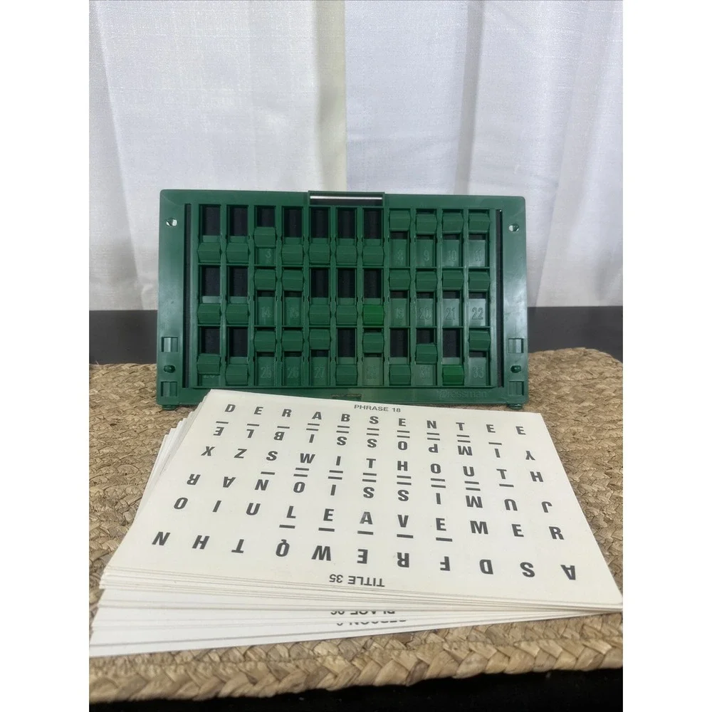 1985 Wheel Of Fortune Game Replacement (24) Puzzle Cards‎ & Puzzle Board